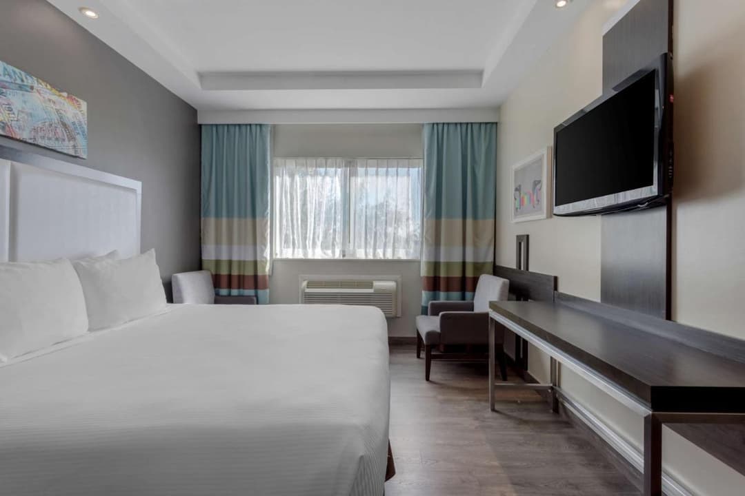 Best Western Plus Brooklyn Bay Hotel