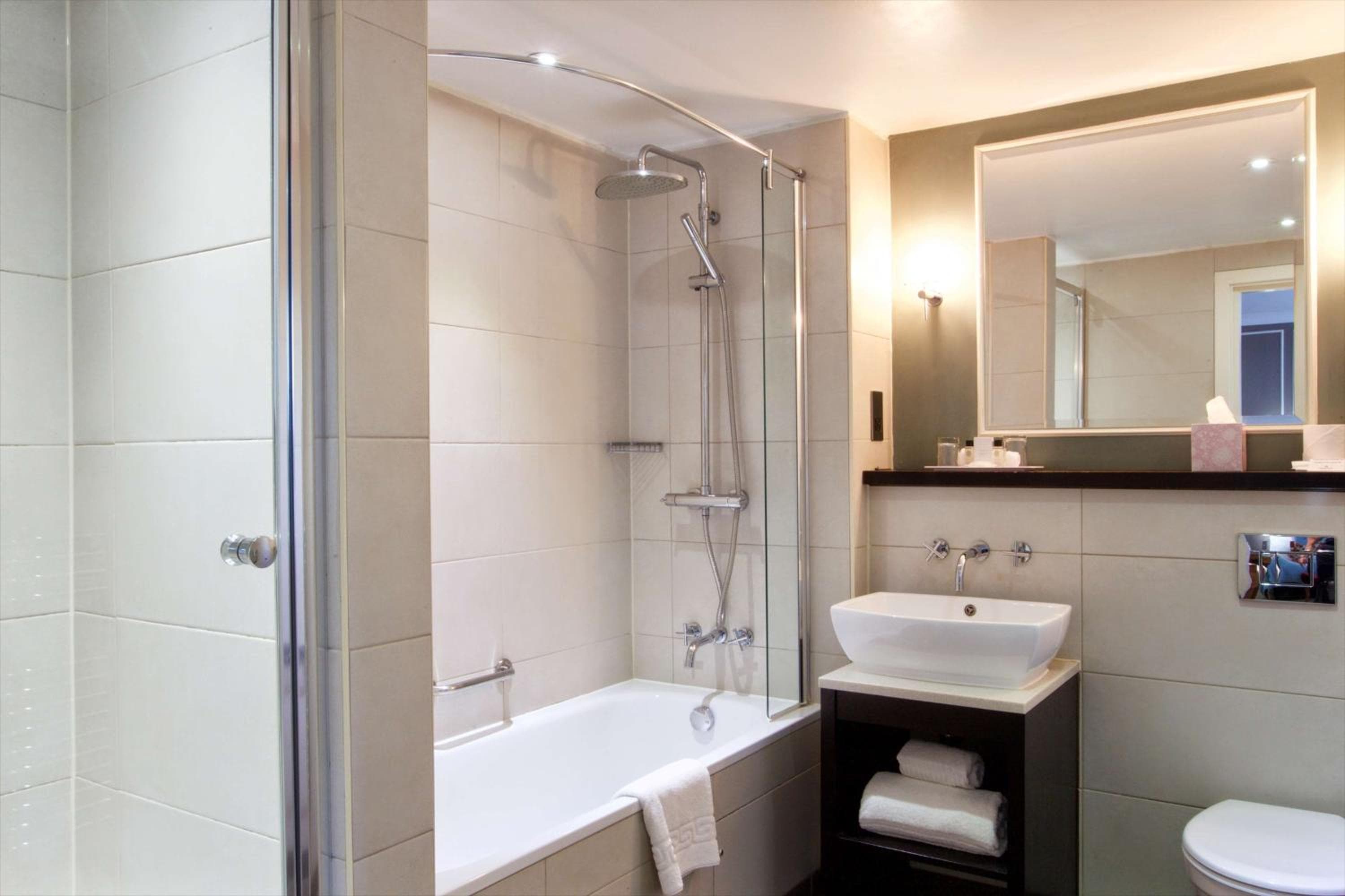 London Chigwell Prince Regent Hotel, Signature Collection By Best Western