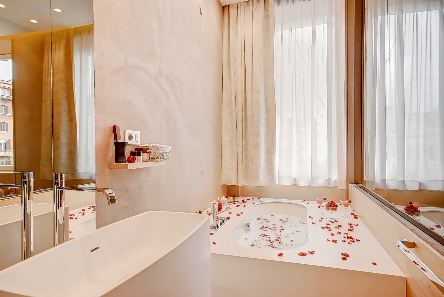 Sun Suite Luxury Pantheon