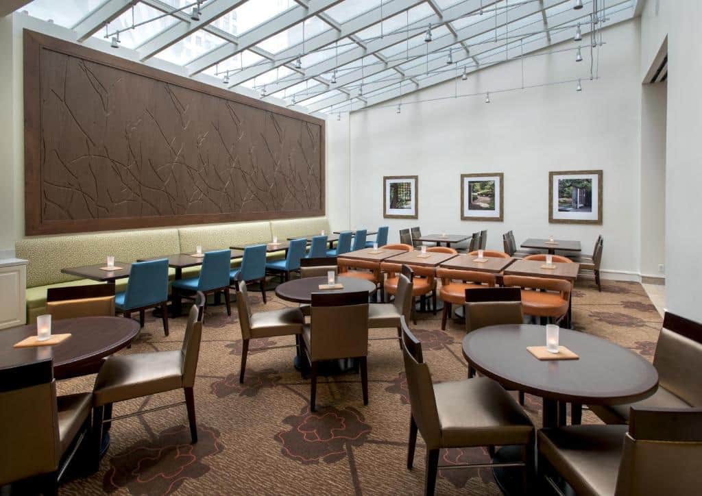 Hilton Garden Inn Chicago Downtown Riverwalk