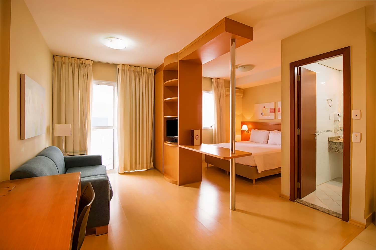 Hotel the Premium