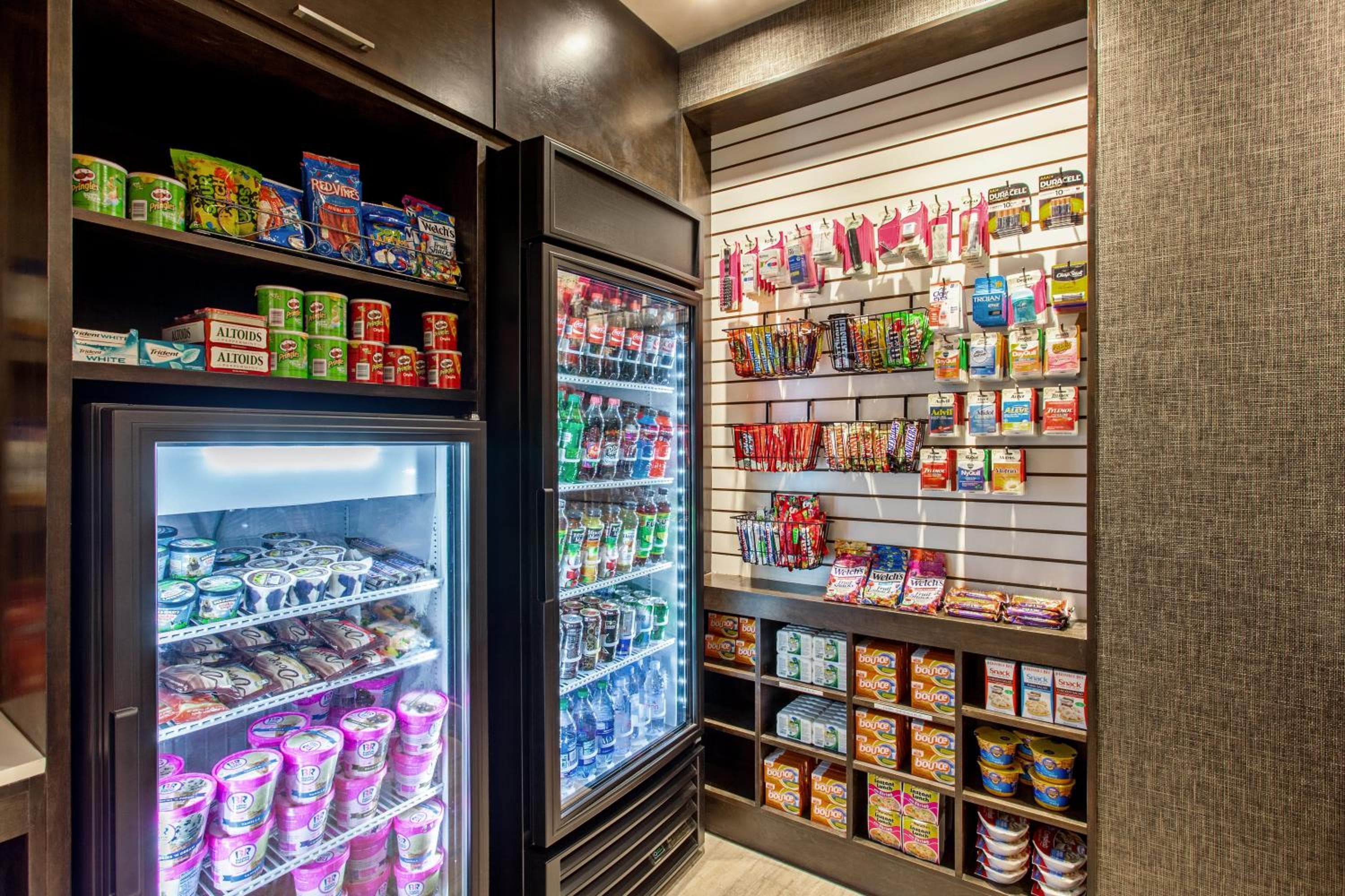 Holiday Inn Long Beach - Airport, an IHG Hotel