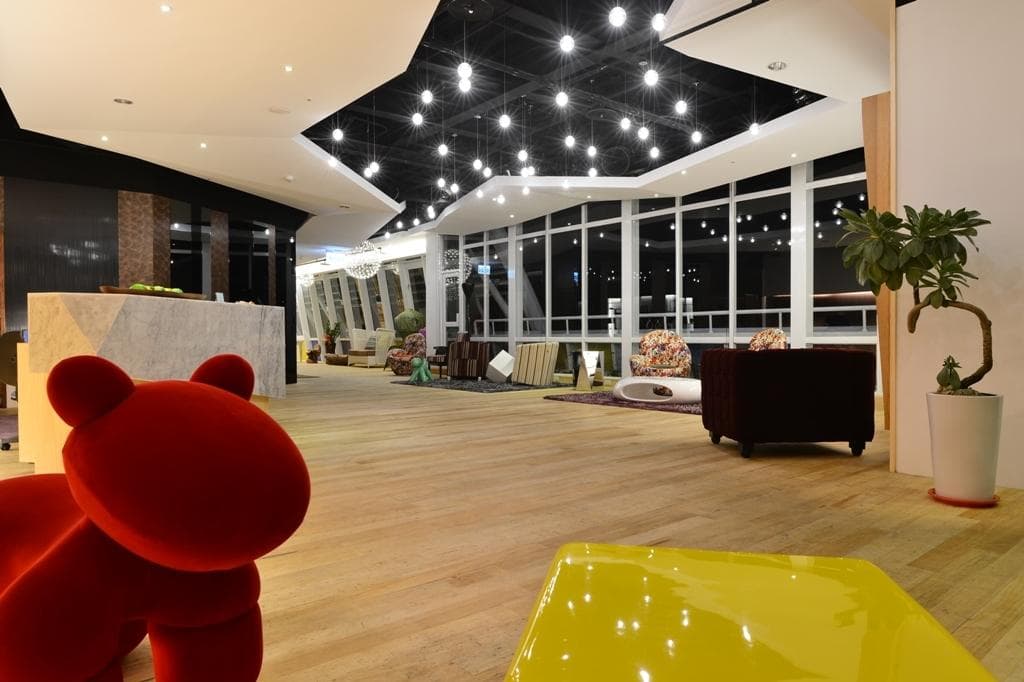 高雄旗津道沙灘酒店 In Young Hotel